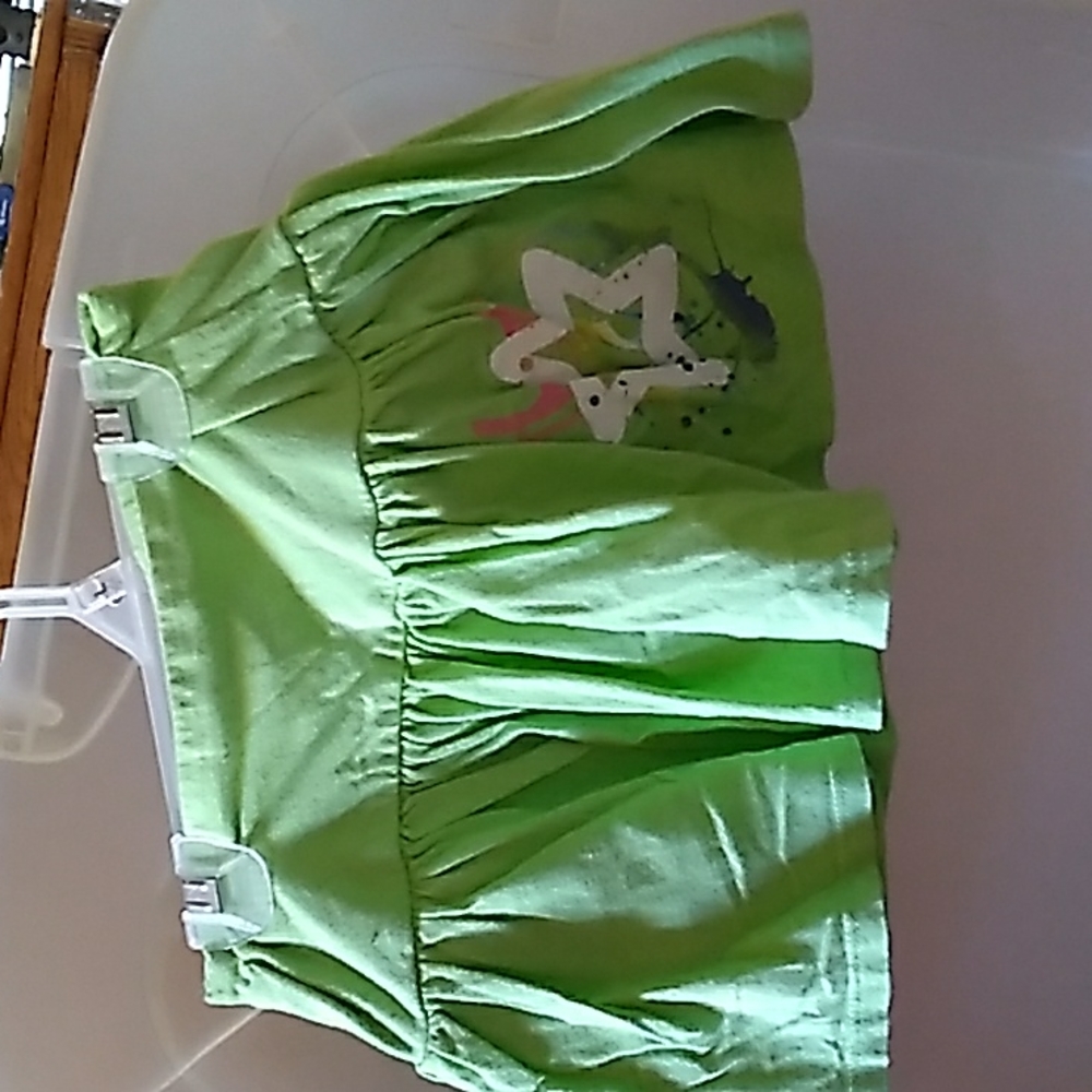 Girls XS (7) Green So Skirt with Shorts